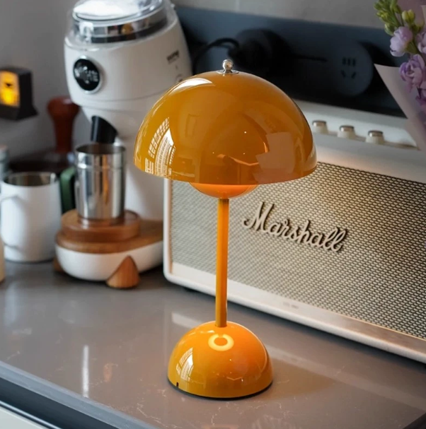 Retro Mushroom Lamp
